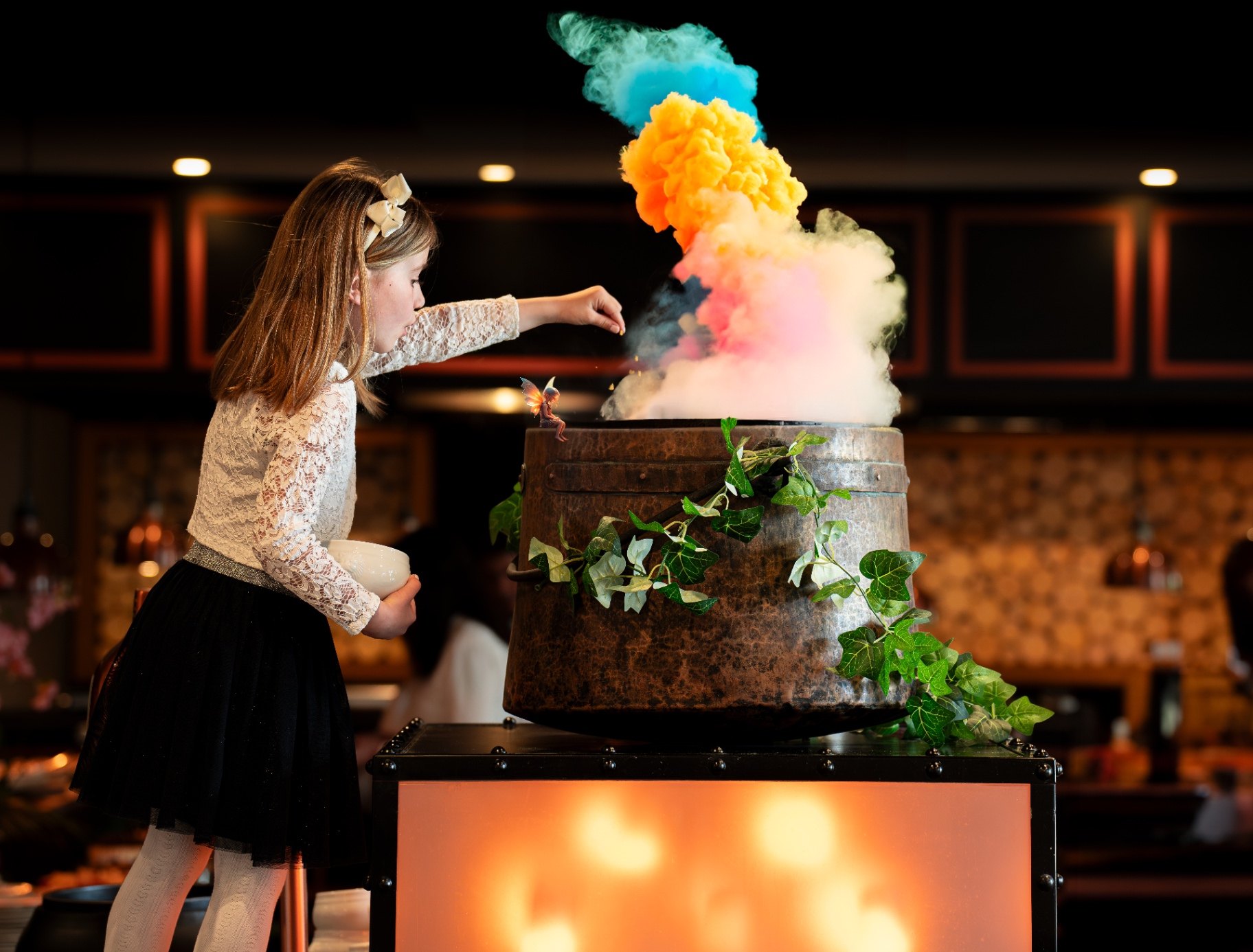 Chaudron magique dans une chambre d'enfant, univers fantastique
