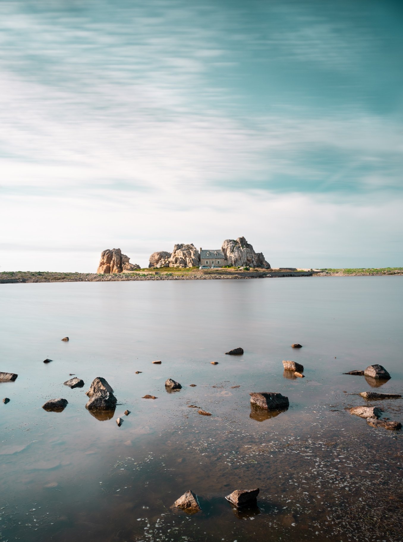 Maison entre les rochers, Côtes-d'Armor