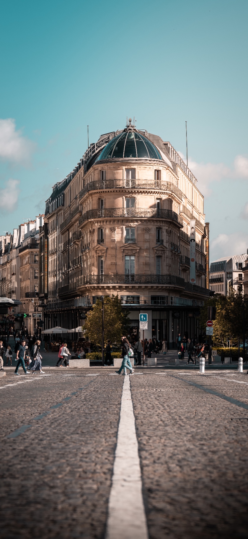 Perspective haussmannienne au cœur de Paris
