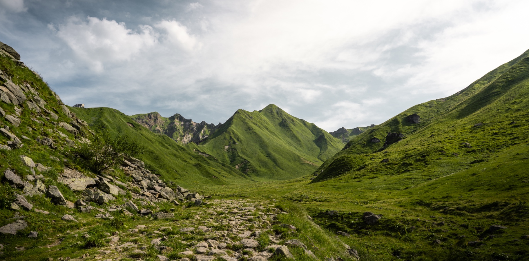 Vallée verte du Puy Sancy, sentier de pierres